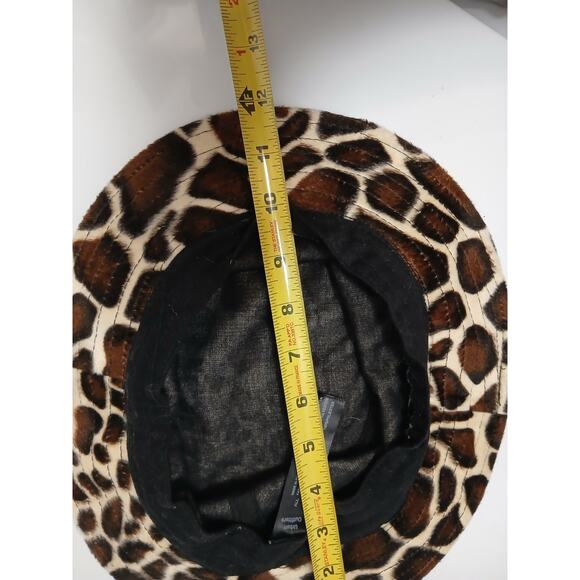 UO Gia Furry Leopard Bucket Hat Giraffe Brown Black Safari L One Size Fits Most - Picture 14 of 16